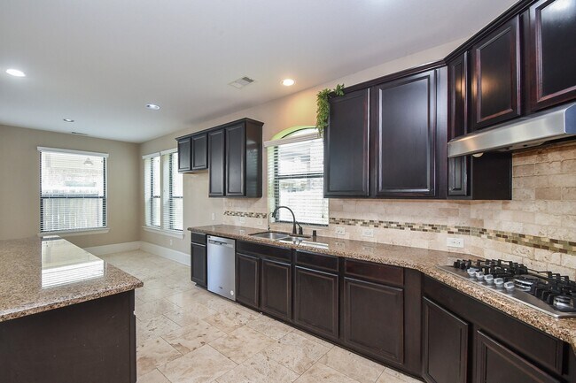 Building Photo - 6034 Gracys Landing Ln