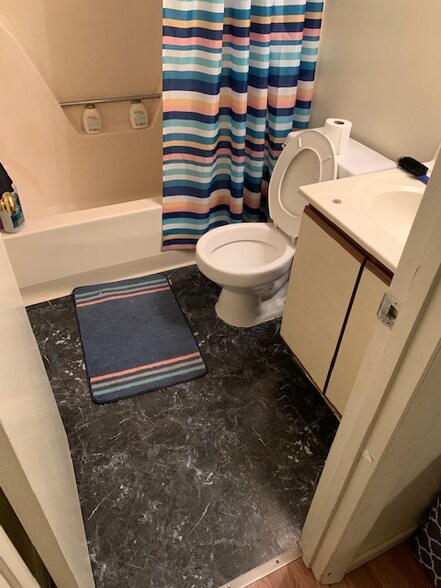 Building Photo - 1390 Hunters Rd