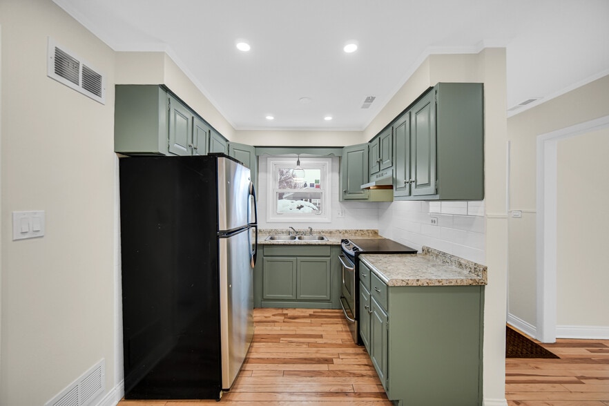 Building Photo - 3127 Woodworth Pl