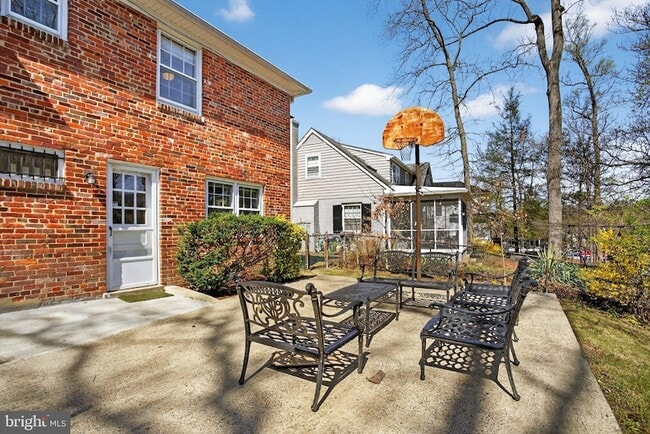 Building Photo - 5405 Ridgefield Rd