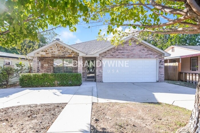 Primary Photo - 5933 Houghton Ave