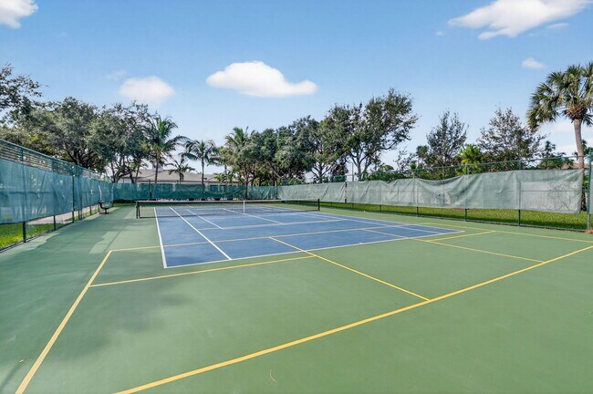 Building Photo - 7303 Estero Dr