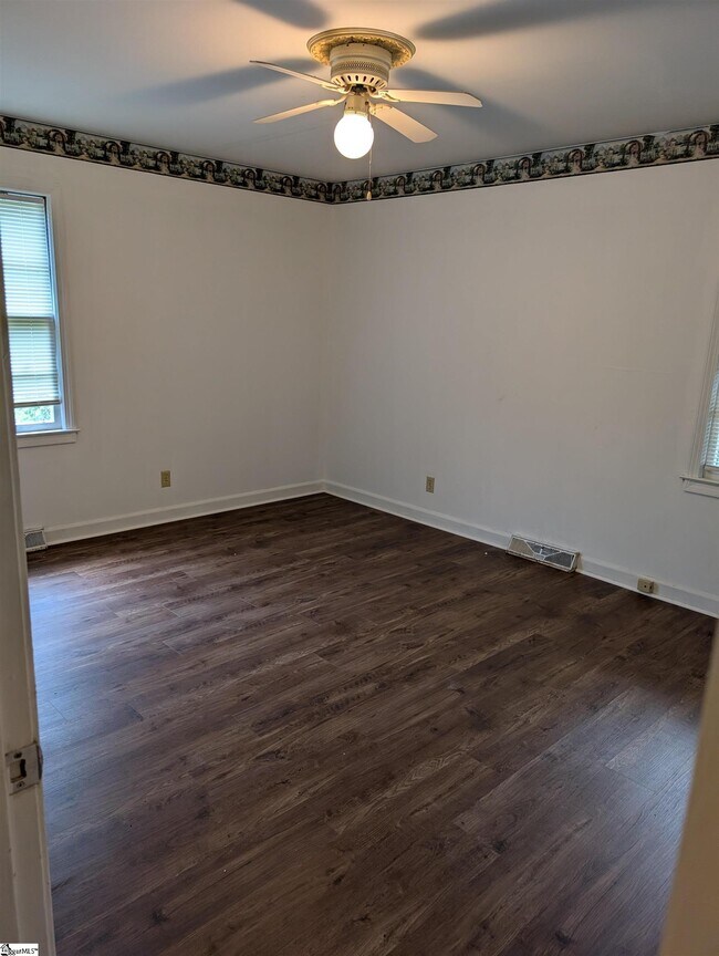 Building Photo - 101 Pheasant Trail