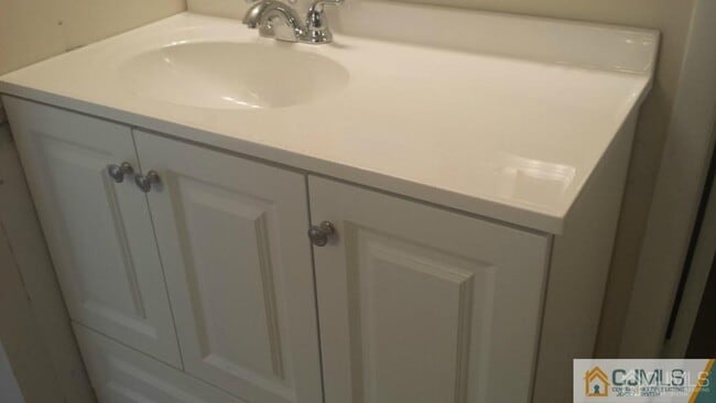 Building Photo - 0-434 Andover Dr