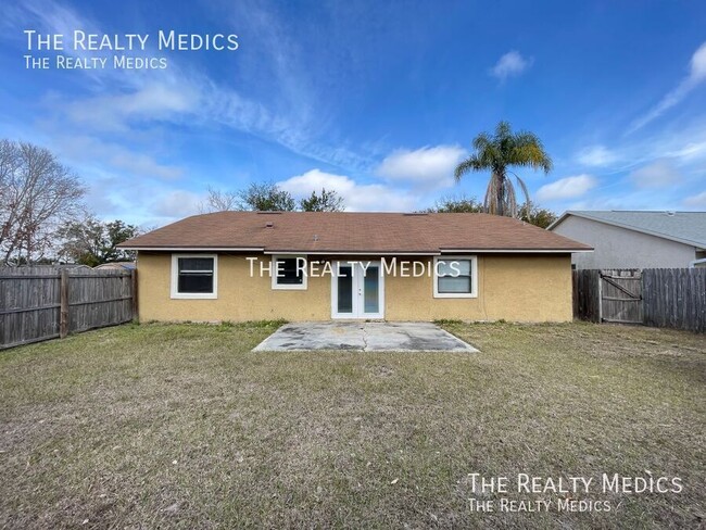 Building Photo - Available NOW! Charming 3-Bedroom Home in ...