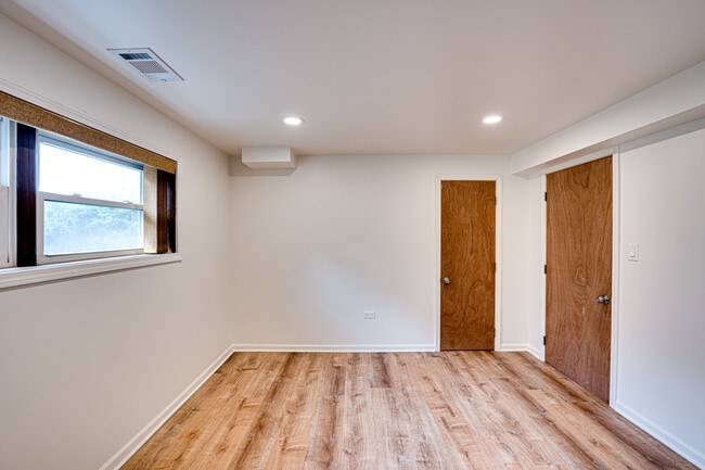 Building Photo - 1015 Wilson Ave