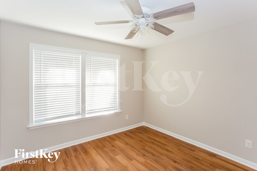 Building Photo - 131 Tilton Dr