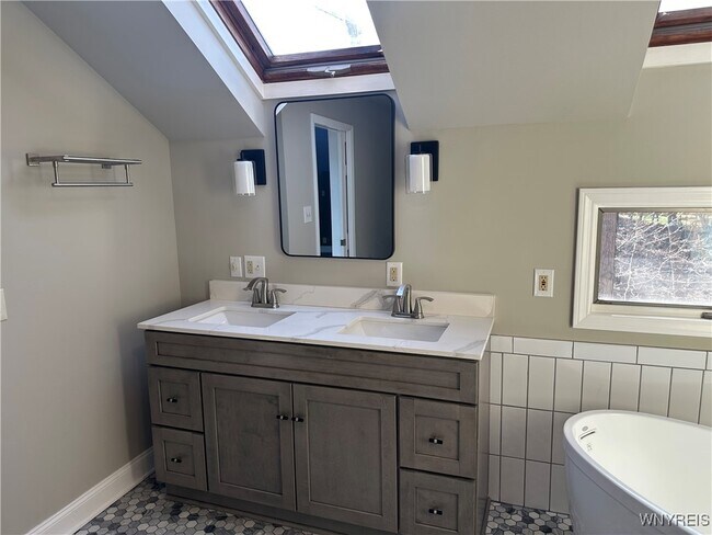 Building Photo - 3752 Hampton Brook Dr