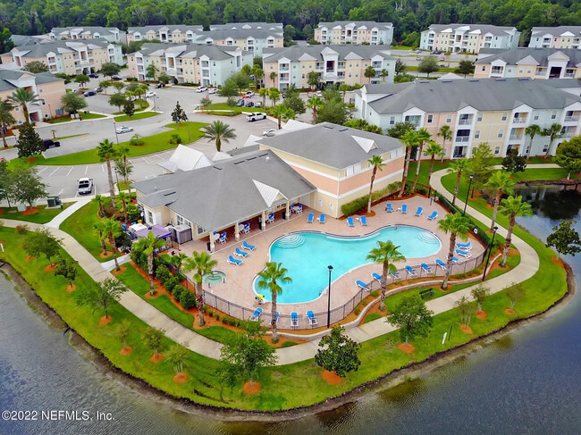 Building Photo - 8226 Green Parrot Rd