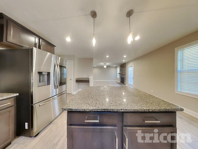 Building Photo - 189 Bonnell Dr