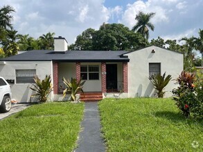 Building Photo - 2 bedroom in Miami FL 33150