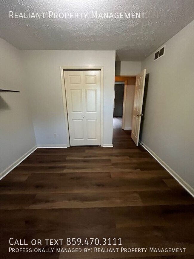 Building Photo - 605 Dardanelles Dr