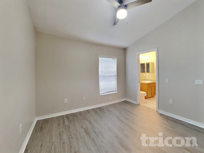 Building Photo - 6944 Crown Lake Dr