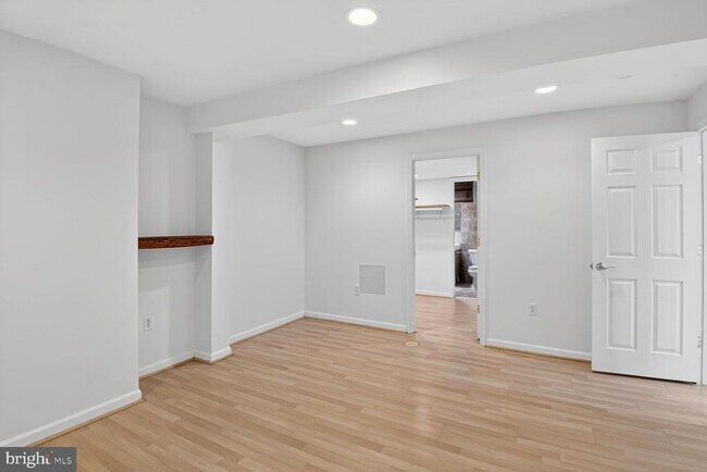 Building Photo - 424 Q St NW