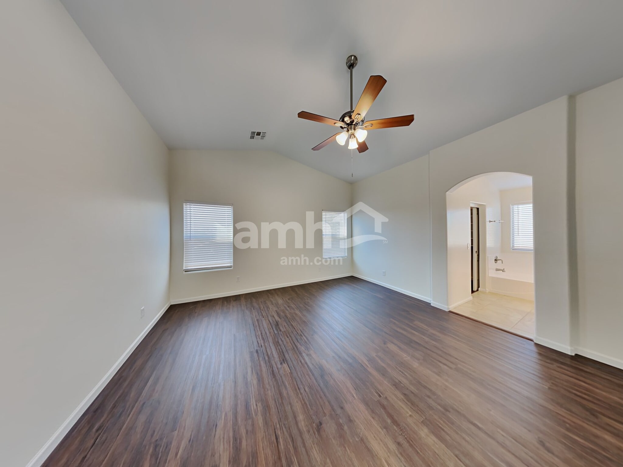 Building Photo - 3910 E Hematite Ln