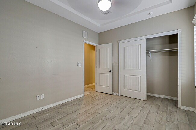 Building Photo - 14805 Holly Springs