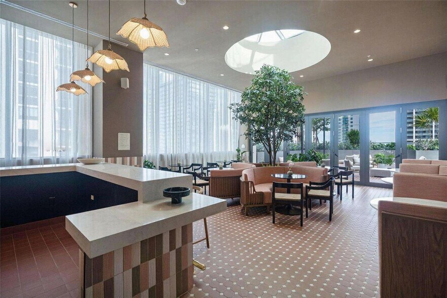 Building Photo - 11 NE 6th St