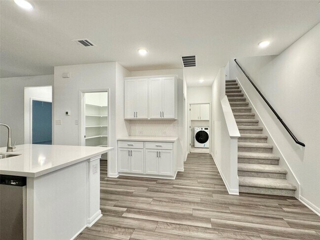 Building Photo - 611 Emory Crossing Blvd