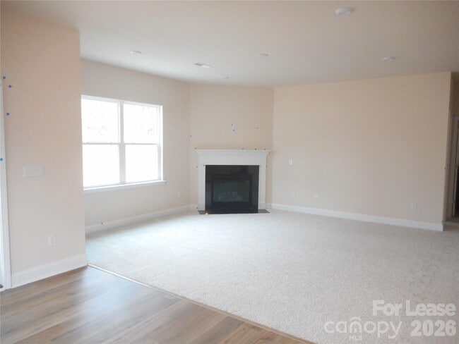 Building Photo - 17015 Dogwood Crk Ln