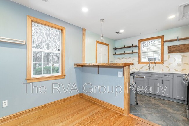 Building Photo - 1613 S Meadow St