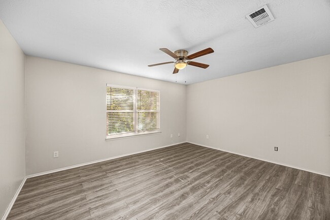 Building Photo - 11843 Sunny Stream Dr