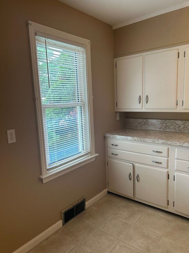 Building Photo - 1 bed 1 bath, 844 square foot home located in West Lafayette