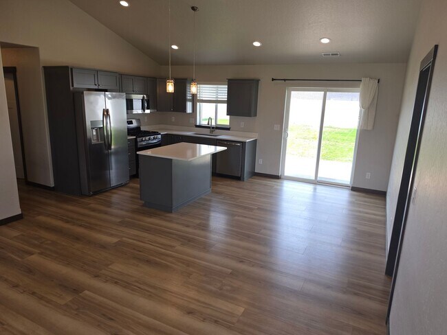 Building Photo - 3885 N Pradera Ct