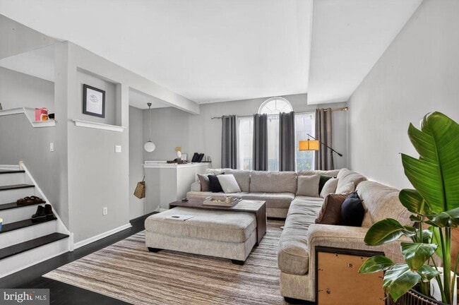 Building Photo - 313 Sage Ln