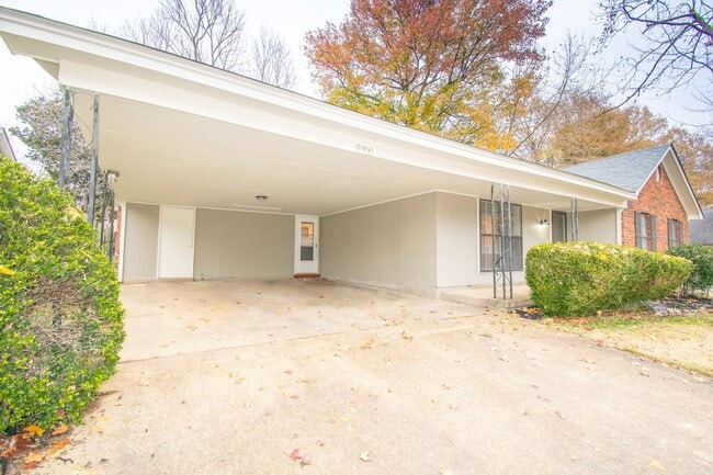 Building Photo - Renovated 3BR/2B home in 38134