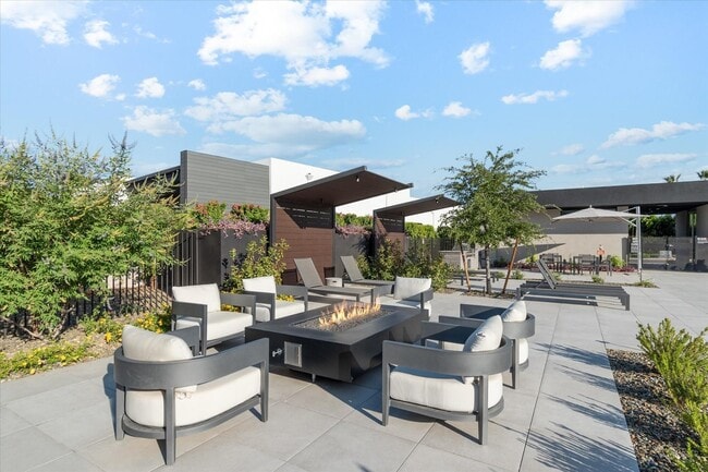 Building Photo - 4544 N Evans Dr