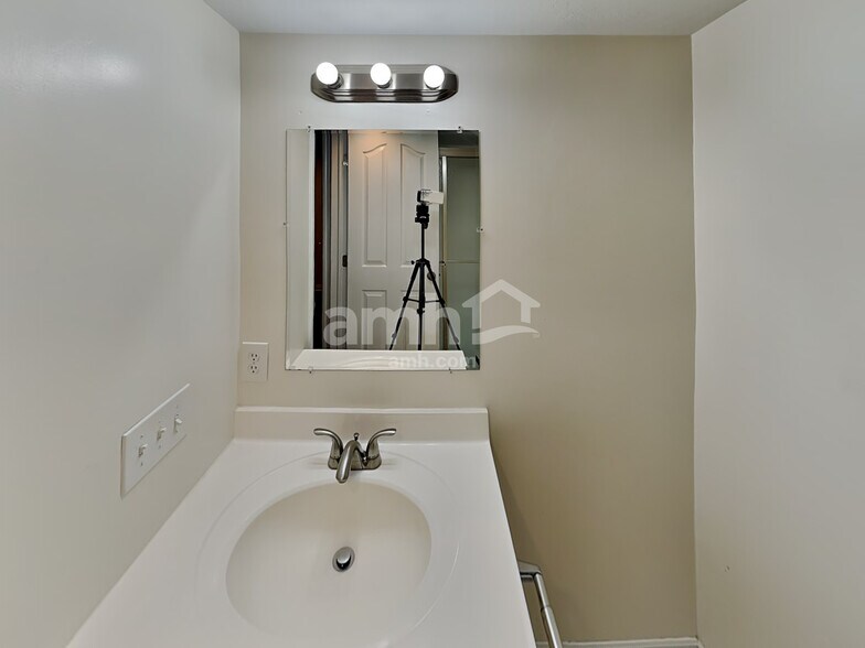 Building Photo - 2789 W 1100 N