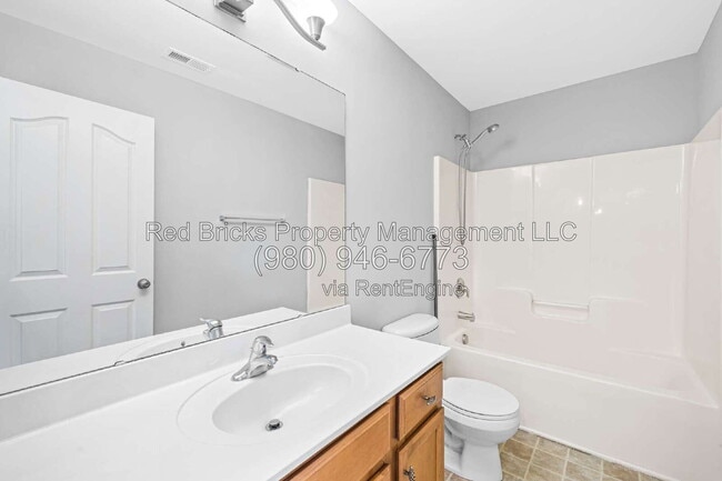 Building Photo - 10613 Bere Island Dr
