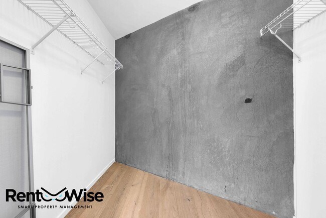 Building Photo - 450 Hayes St