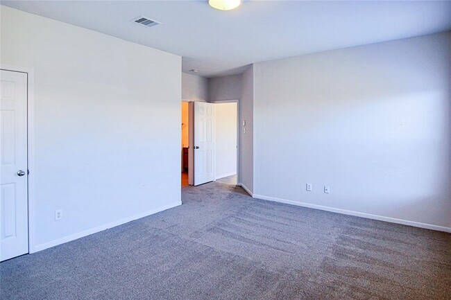 Building Photo - 21622 Amesbury Meadow Ln