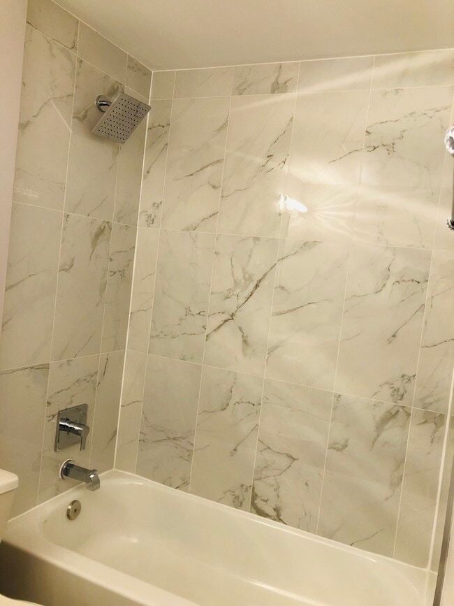 Building Photo - 140 Central Ave