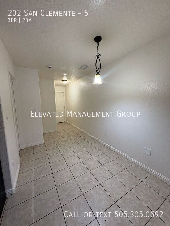 Building Photo - 202 San Clemente Ave NW