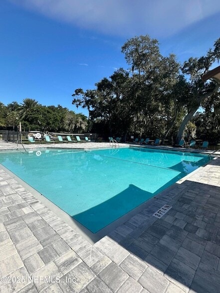 Building Photo - 133 Bermuda Ct