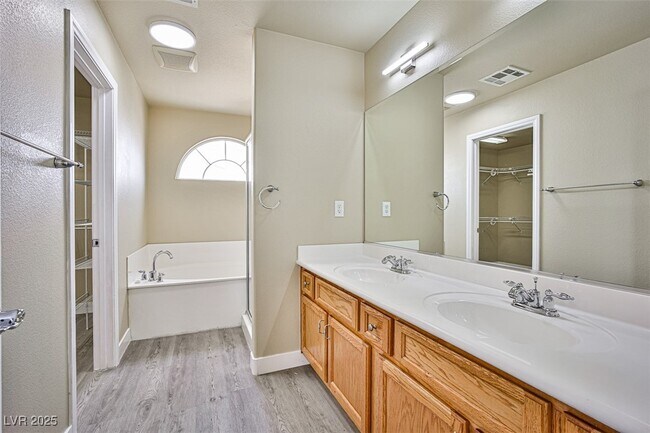 Building Photo - 4584 Mission Meadow Cir