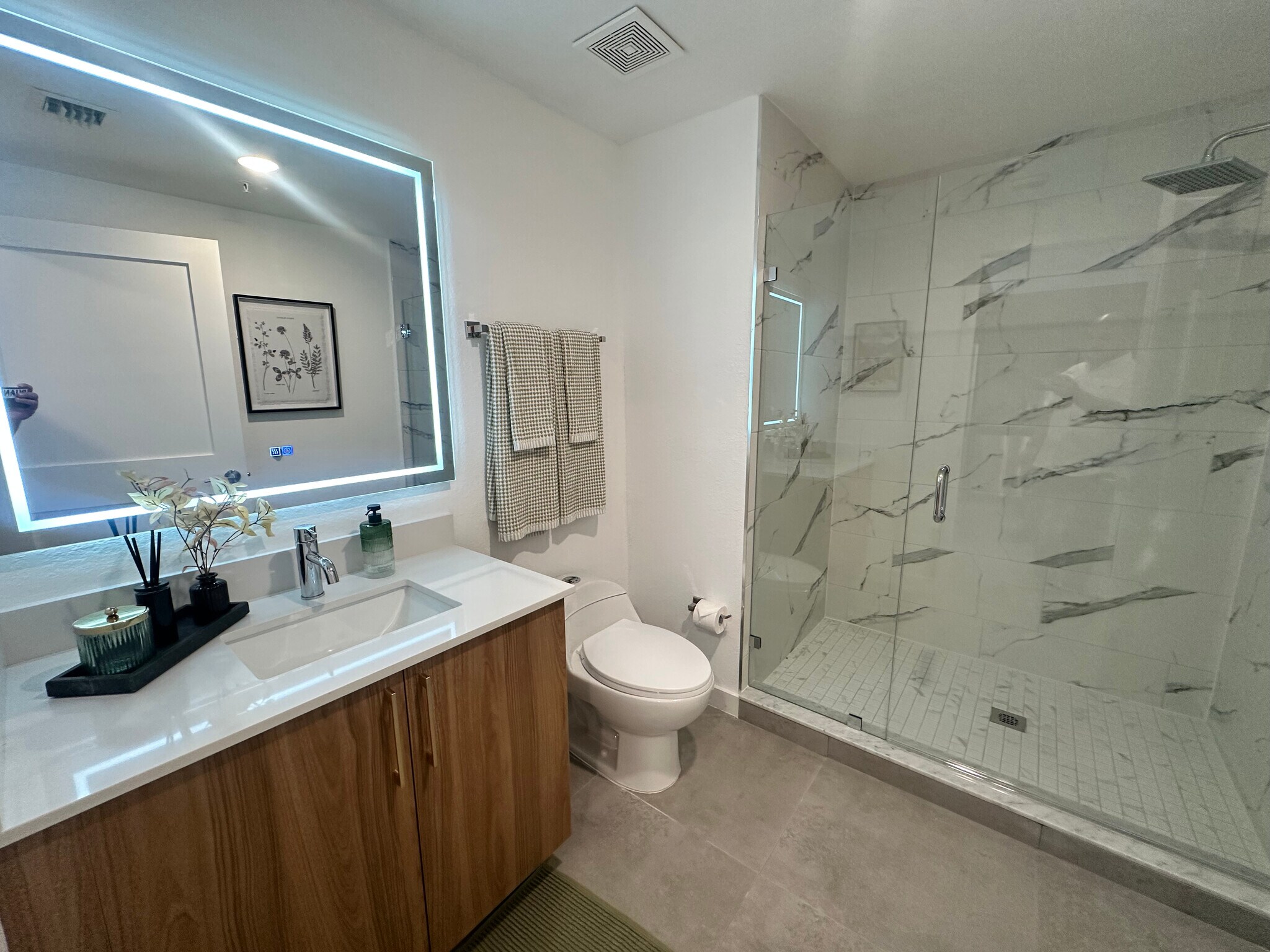 Building Photo - 1919 Washington St