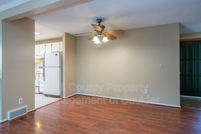 Building Photo - 819 Elliott St