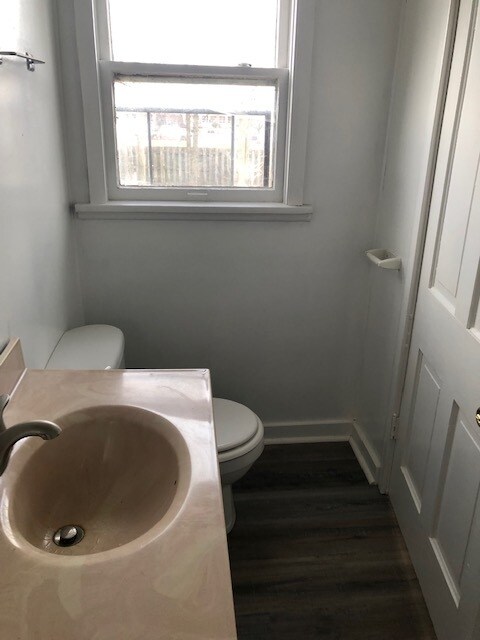 Building Photo - 1223 6th St