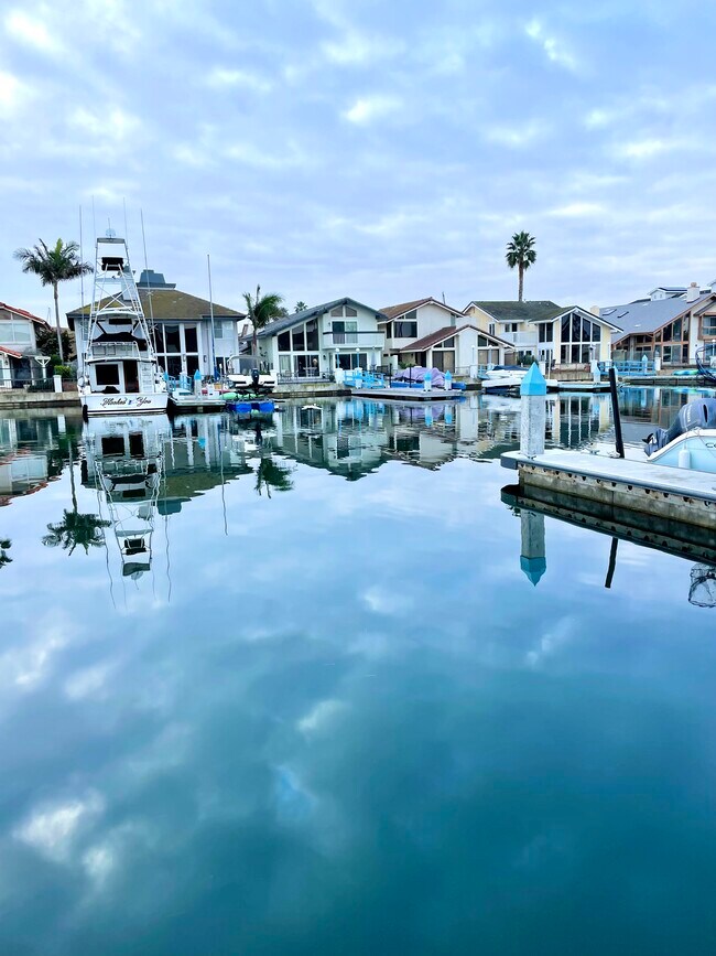 Right patio view - 49 Kingston Ct S