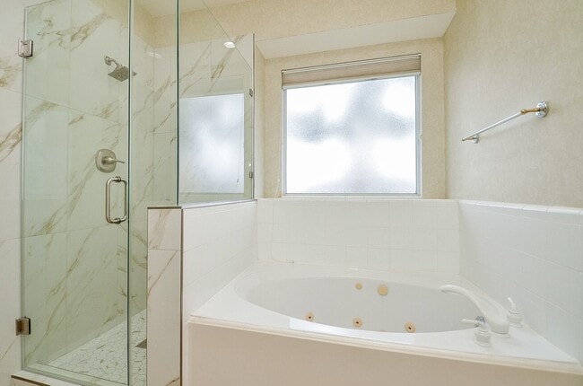 Building Photo - 2803 Norwood Hills Dr