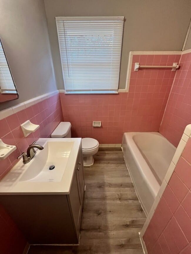 Building Photo - Beautiful 4 Bed, 2 Bath Brick Home Near Robins Air Force Base!