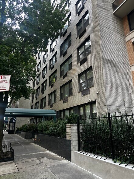 Primary Photo - 240 E 46th St