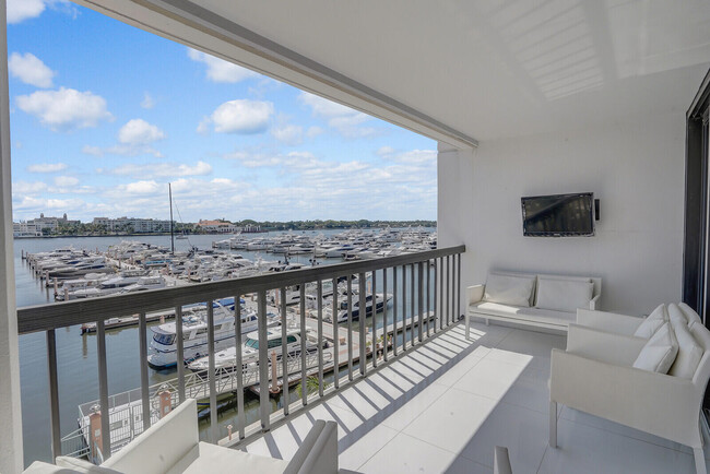 Building Photo - 400 N Flagler Dr