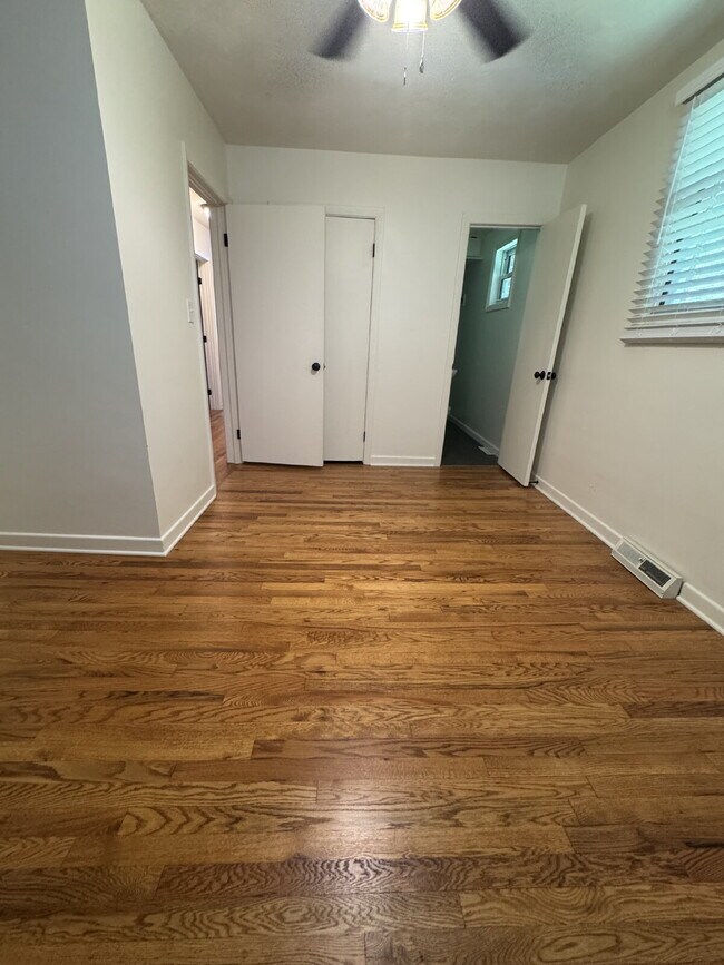 Building Photo - "Charming 3-Bedroom Retreat in Pisgah Fore...