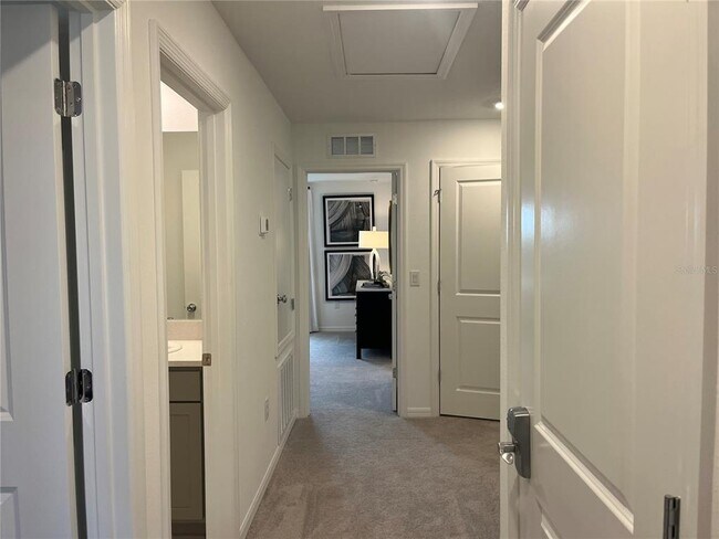 Building Photo - 8500 Lunar Skye St