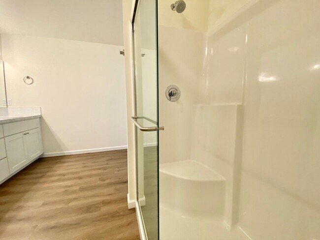 Building Photo - Beautiful, Newly-Built Home with Office