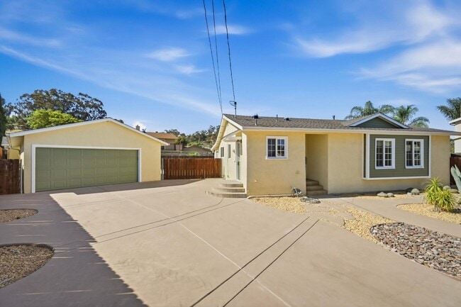 Building Photo - 1677 Sandos St